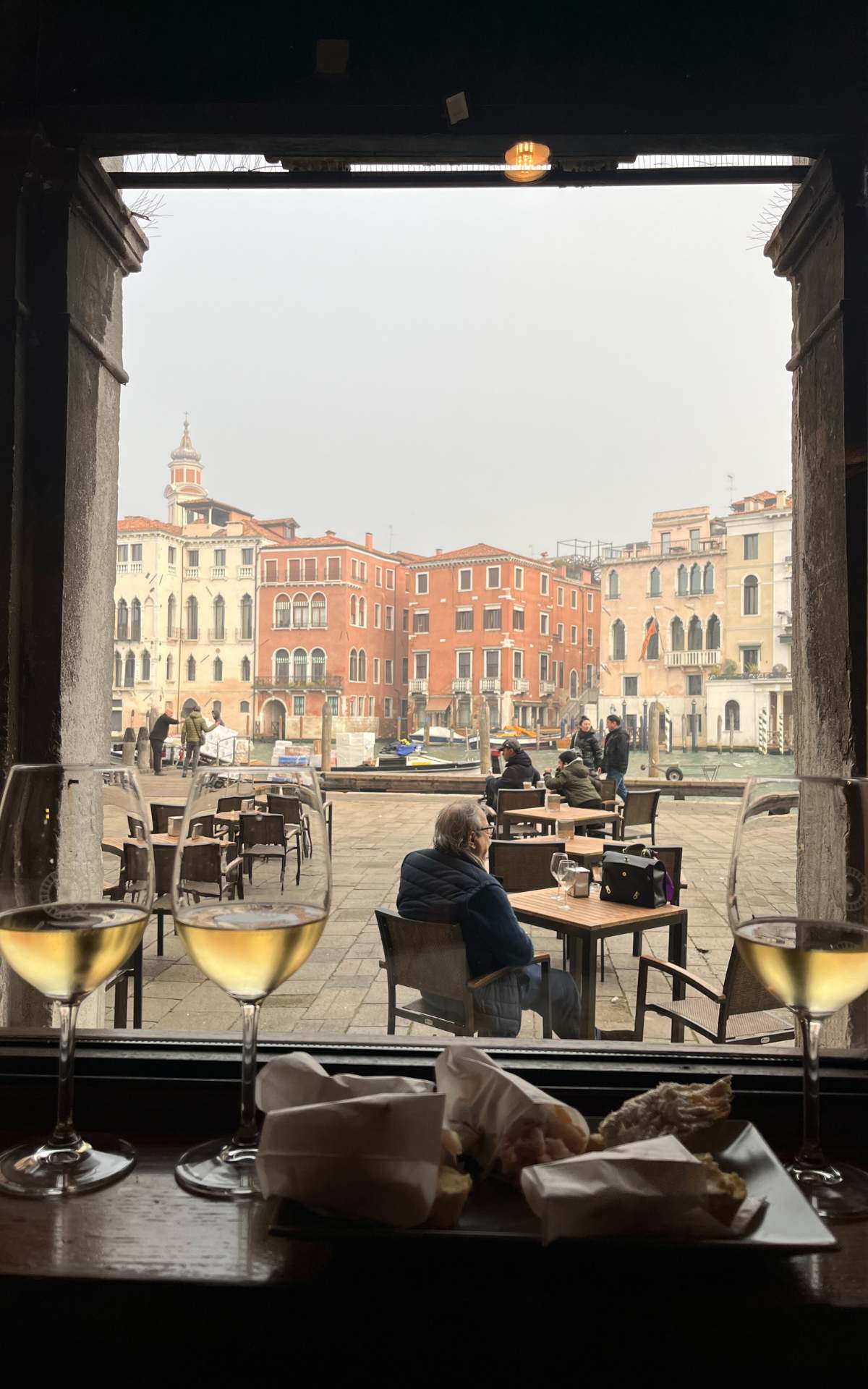 Cicchetti and Wine Tasting Tour in Venice