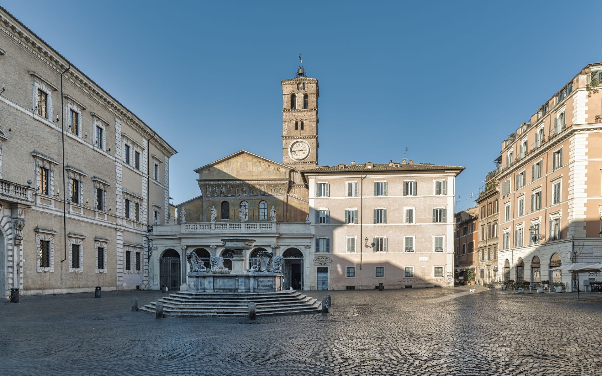 Piazza Santa Maria in Trastevere in Rome