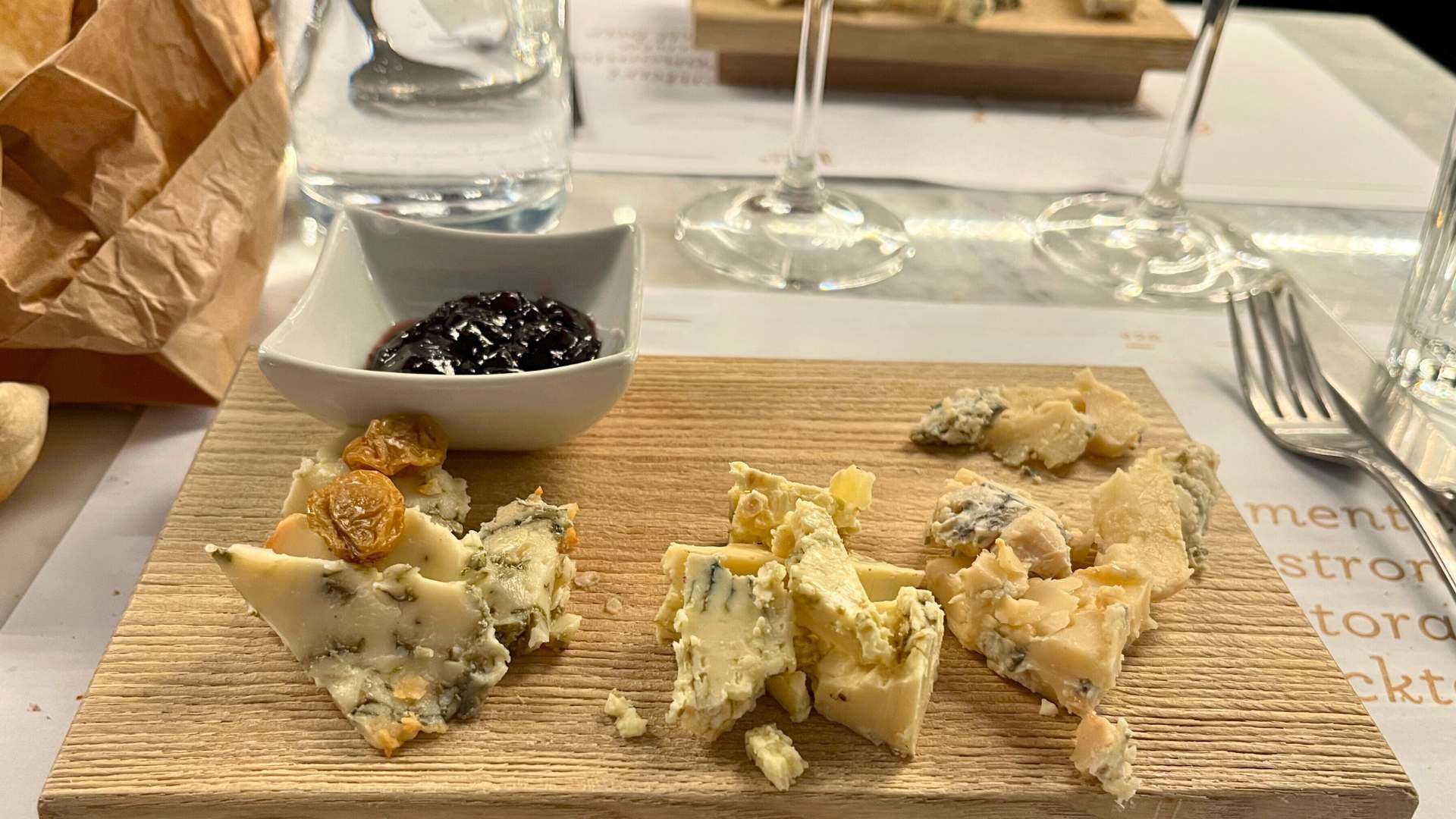 blue cheese with Jam